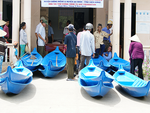 Boats as transportation for poor people